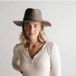 Gigi Pip Hannah Floppy Fedora